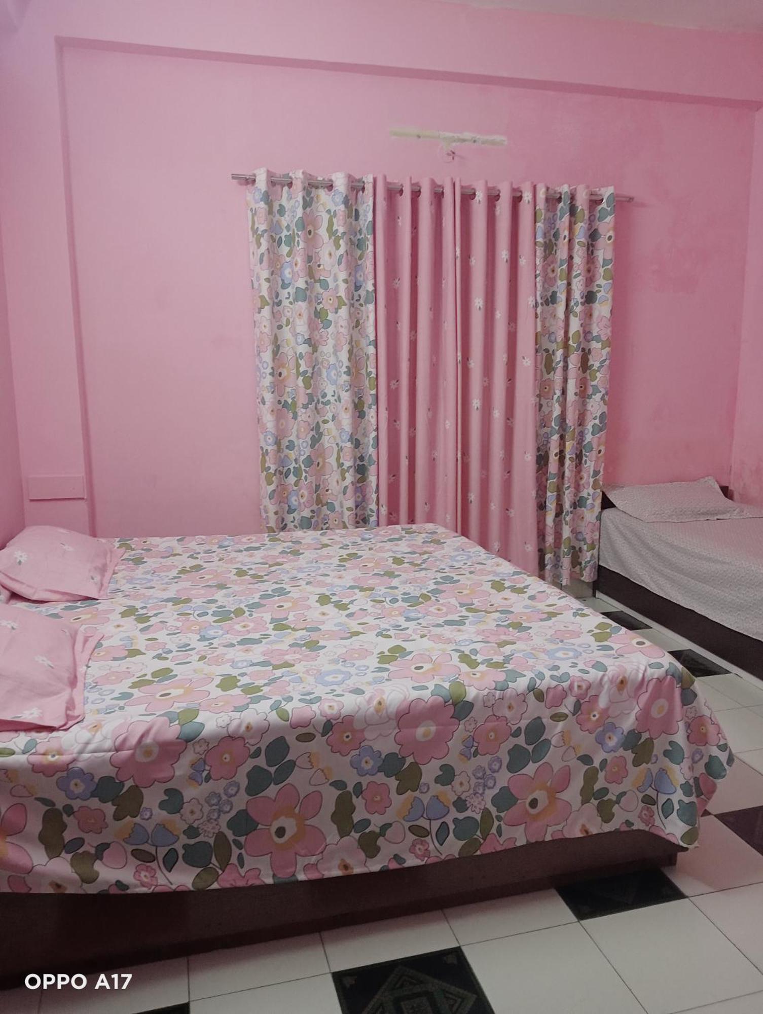 Swaroop Ashray Homestay Сіліґурі Номер фото
